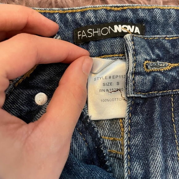 Jeans - Picture 2 of 3